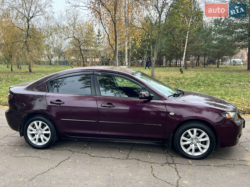 Седан Mazda 3 2007 в Ровно