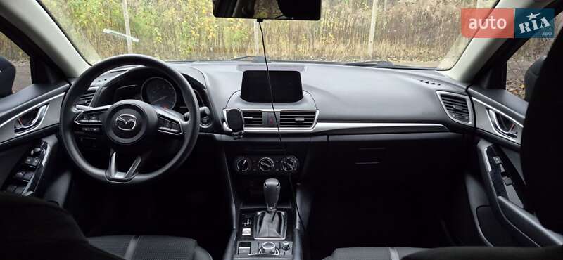 Седан Mazda 3 2017 в Києві