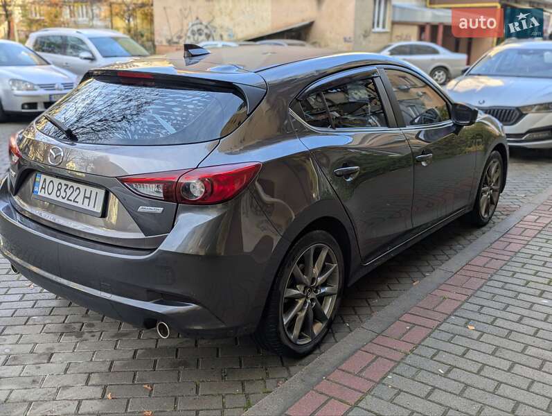Хетчбек Mazda 3 2018 в Ужгороді
