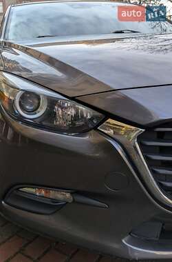 Хетчбек Mazda 3 2018 в Ужгороді