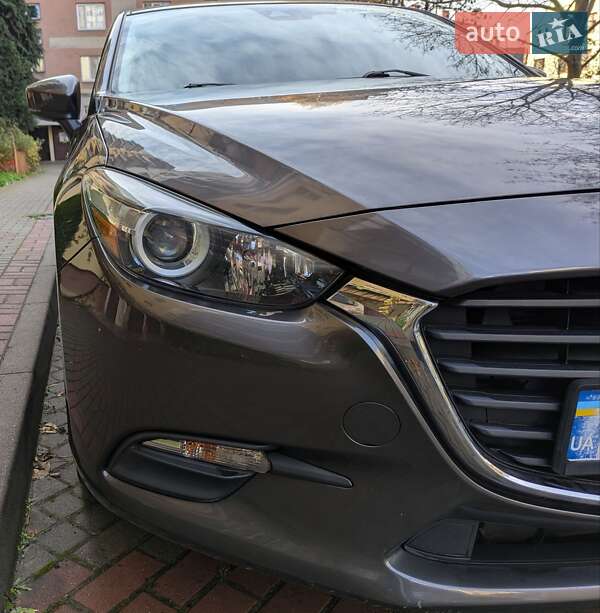 Хетчбек Mazda 3 2018 в Ужгороді