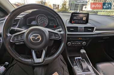 Хетчбек Mazda 3 2018 в Ужгороді