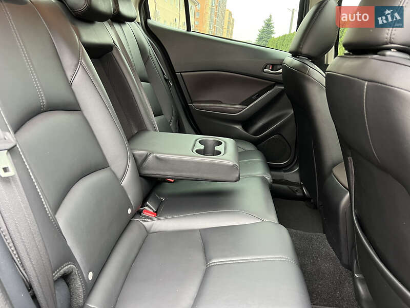 Седан Mazda 3 2018 в Дніпрі фото 27 Седан Mazda 3 2018 в Дніпрі