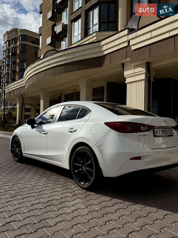 Седан Mazda 3 2017 в Софіївській Борщагівці