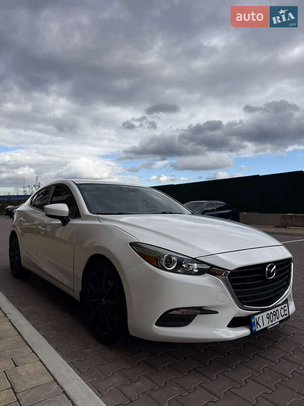 Седан Mazda 3 2017 в Софіївській Борщагівці
