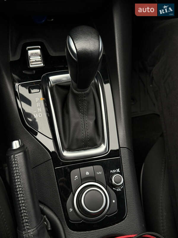 Седан Mazda 3 2017 в Киеве