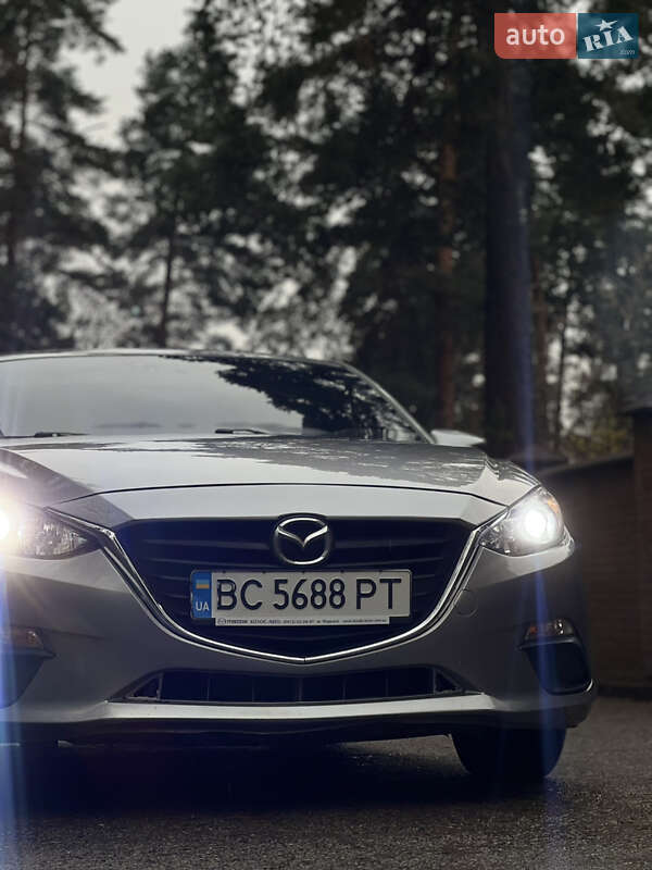 Седан Mazda 3 2016 в Львові фото Седан Mazda 3 2016 в Львові