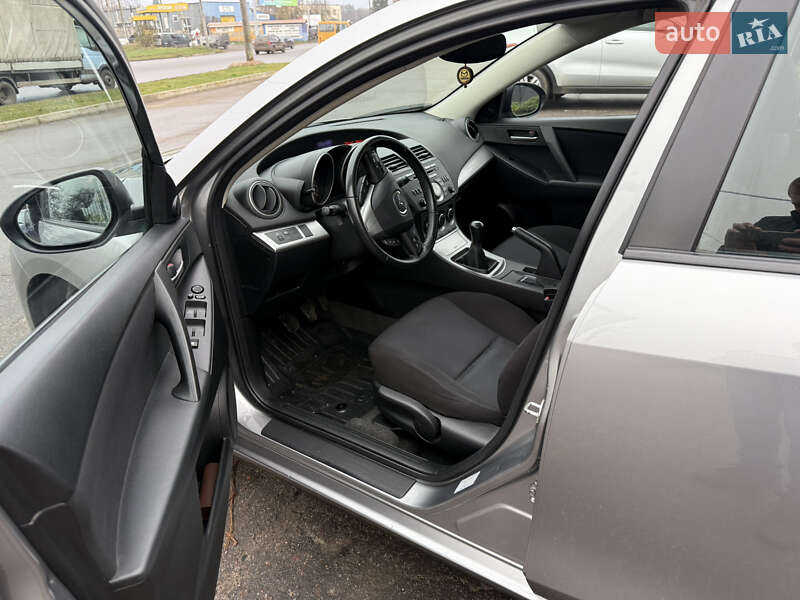 Хэтчбек Mazda 3 2010 в Сумах