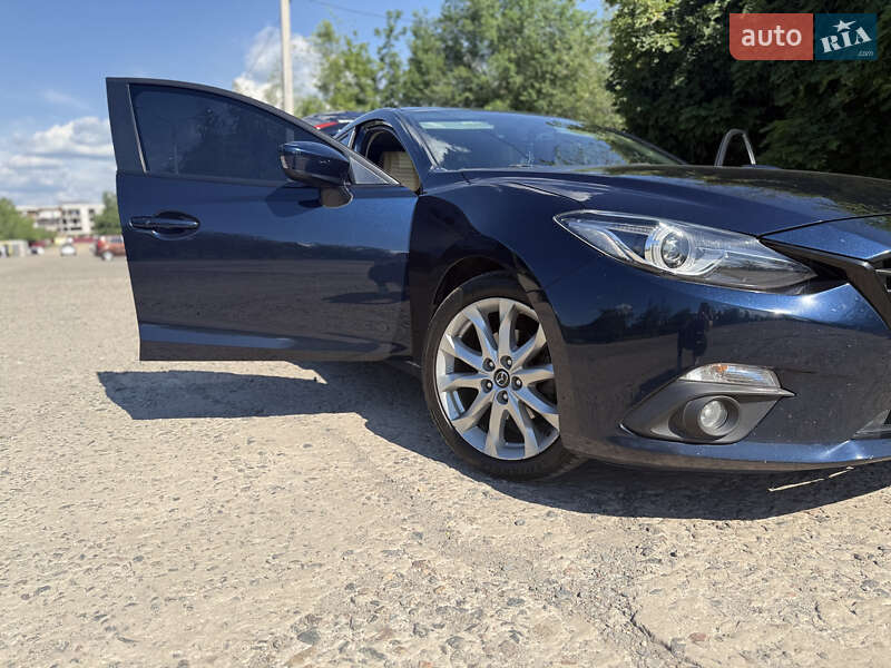 Седан Mazda 3 2013 в Кривому Розі