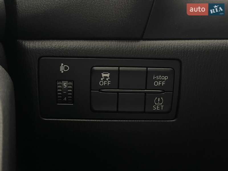 Хэтчбек Mazda 3 2018 в Киеве