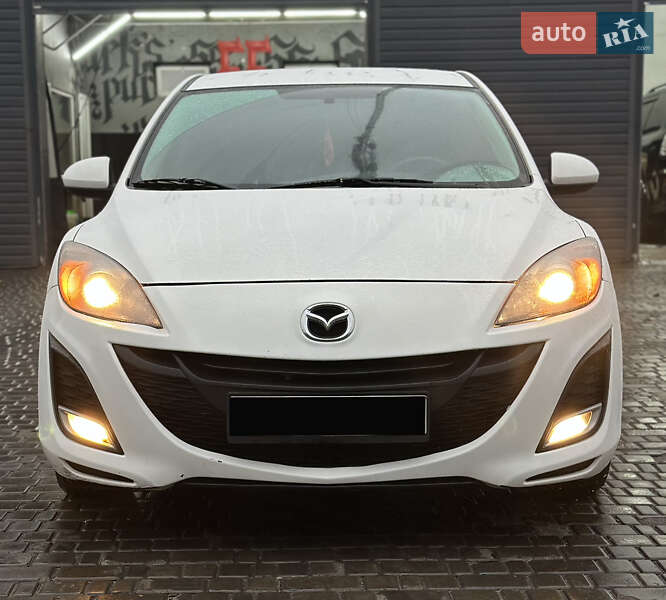 Седан Mazda 3 2010 в Дніпрі