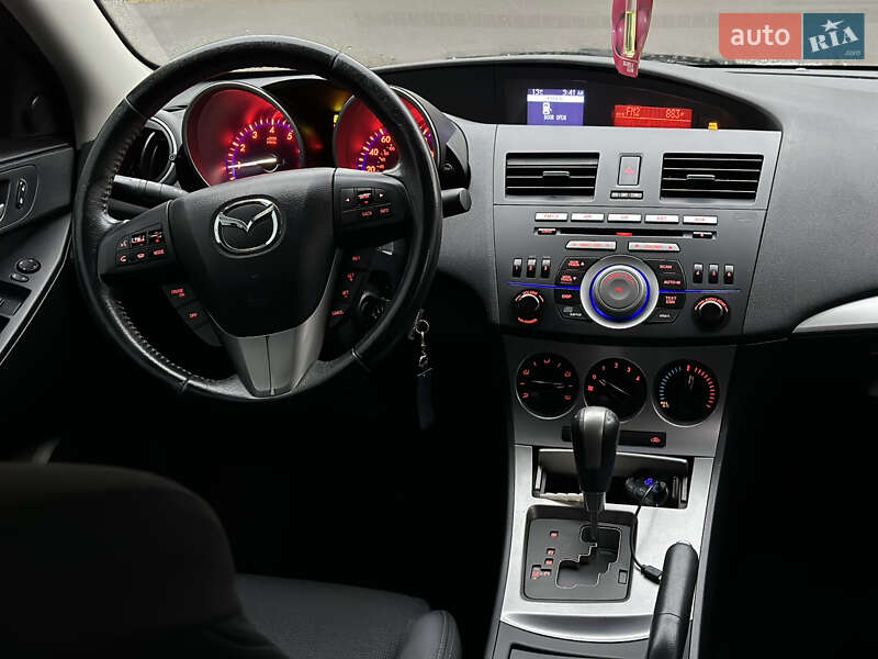Седан Mazda 3 2010 в Дніпрі