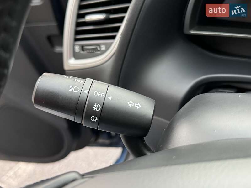 Седан Mazda 3 2017 в Києві фото 37 Седан Mazda 3 2017 в Києві