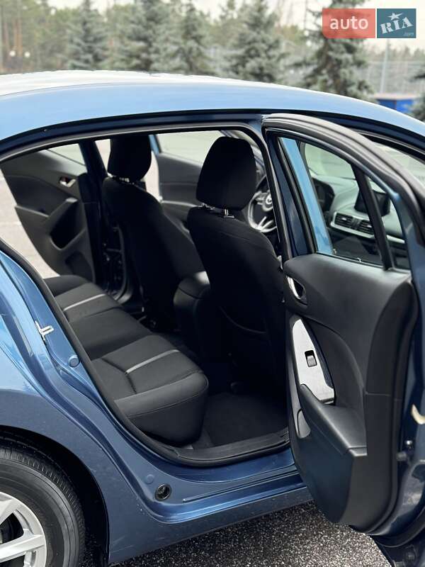 Седан Mazda 3 2017 в Києві фото 51 Седан Mazda 3 2017 в Києві