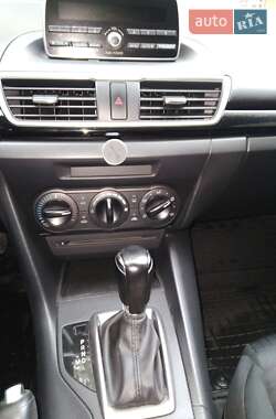 Седан Mazda 3 2014 в Киеве