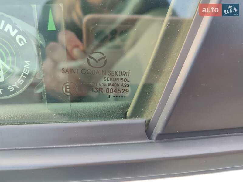 Седан Mazda 3 2014 в Звягелі