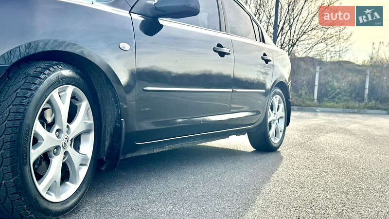 Седан Mazda 3 2006 в Виннице