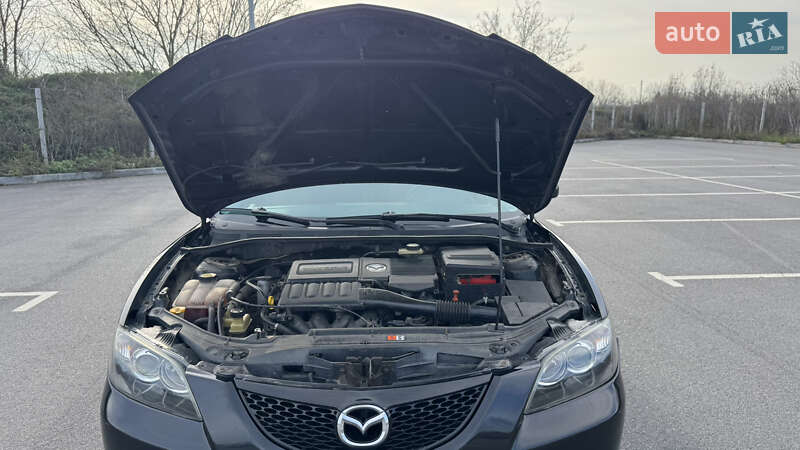 Седан Mazda 3 2006 в Виннице
