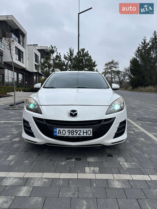 Хетчбек Mazda 3 2010 в Ужгороді фото Хетчбек Mazda 3 2010 в Ужгороді