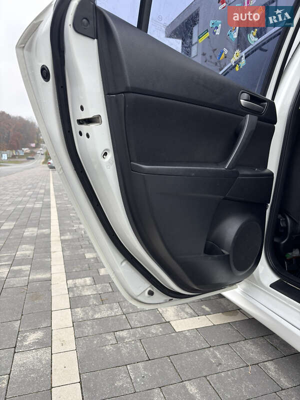 Хетчбек Mazda 3 2010 в Ужгороді фото 11 Хетчбек Mazda 3 2010 в Ужгороді