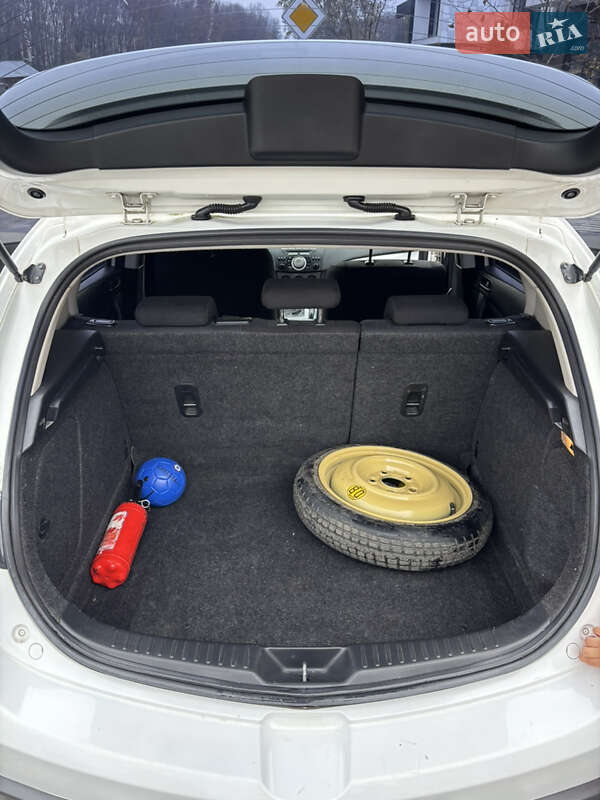 Хетчбек Mazda 3 2010 в Ужгороді фото 29 Хетчбек Mazda 3 2010 в Ужгороді