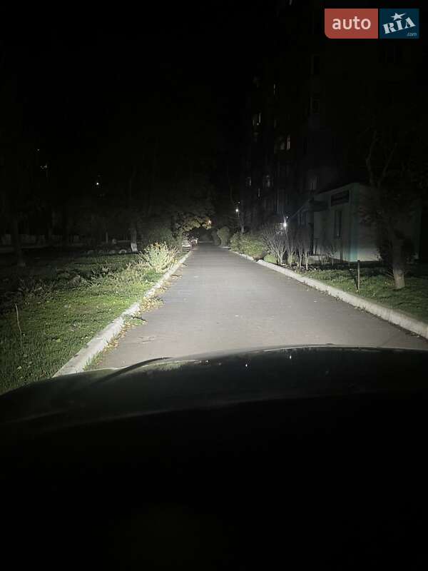 Седан Mazda 3 2004 в Белгороде-Днестровском