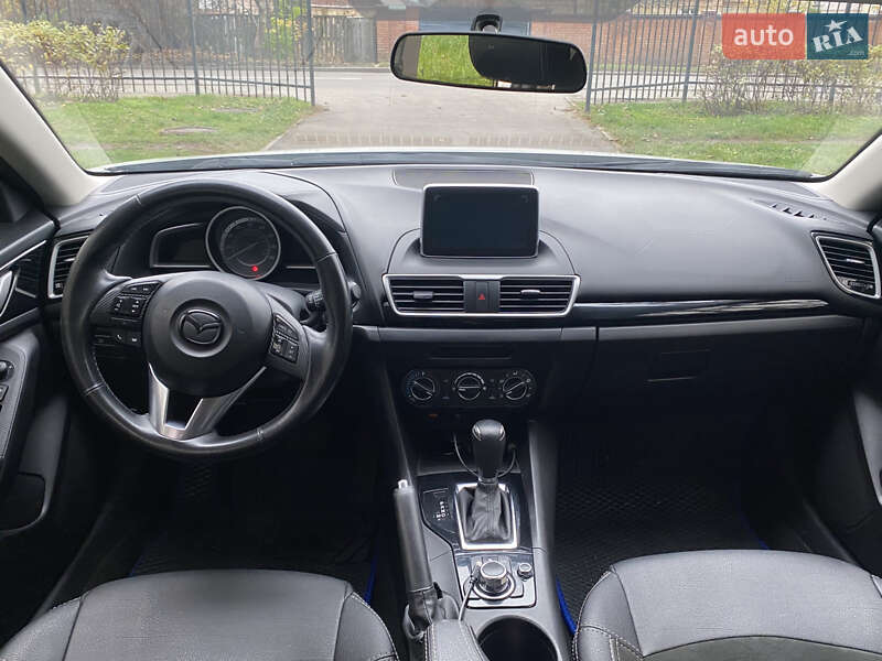 Седан Mazda 3 2015 в Києві