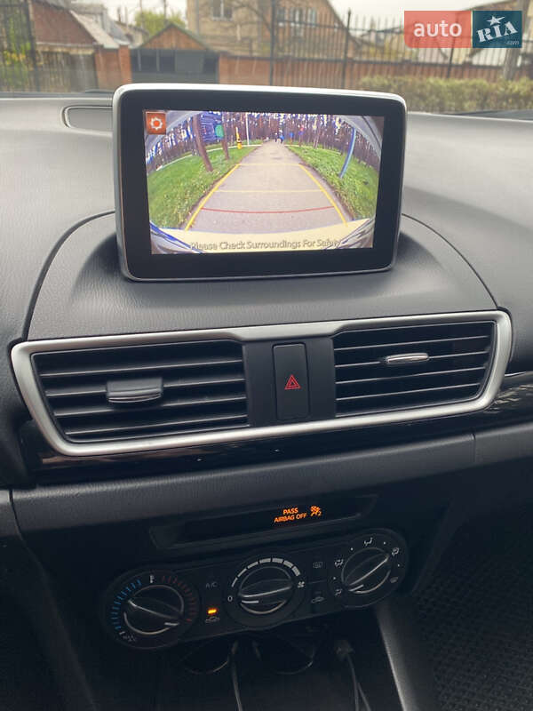 Седан Mazda 3 2015 в Києві