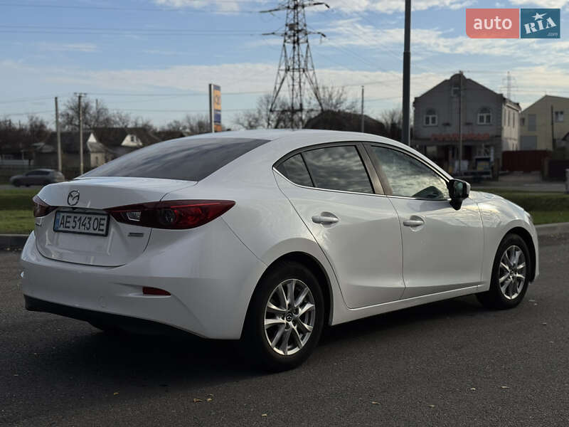 Седан Mazda 3 2016 в Смілі