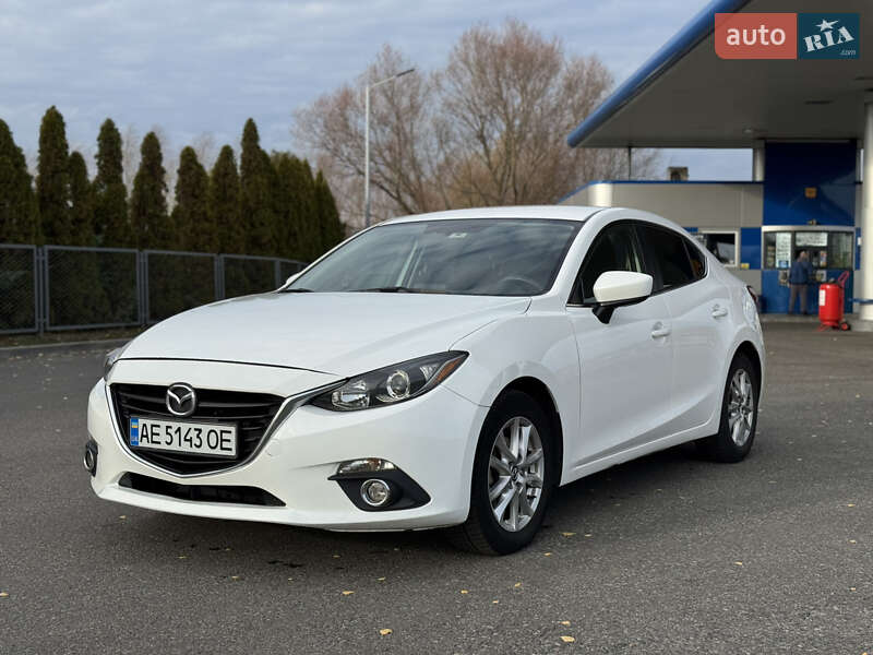 Седан Mazda 3 2016 в Смілі