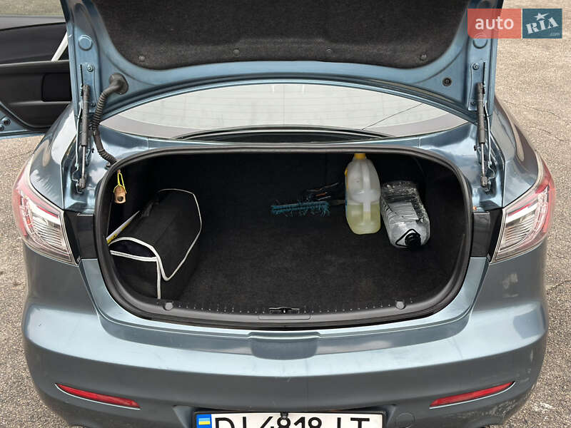 Седан Mazda 3 2009 в Дніпрі