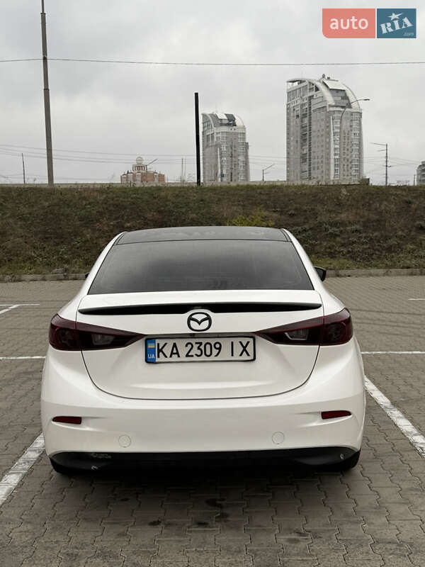 Седан Mazda 3 2017 в Киеве
