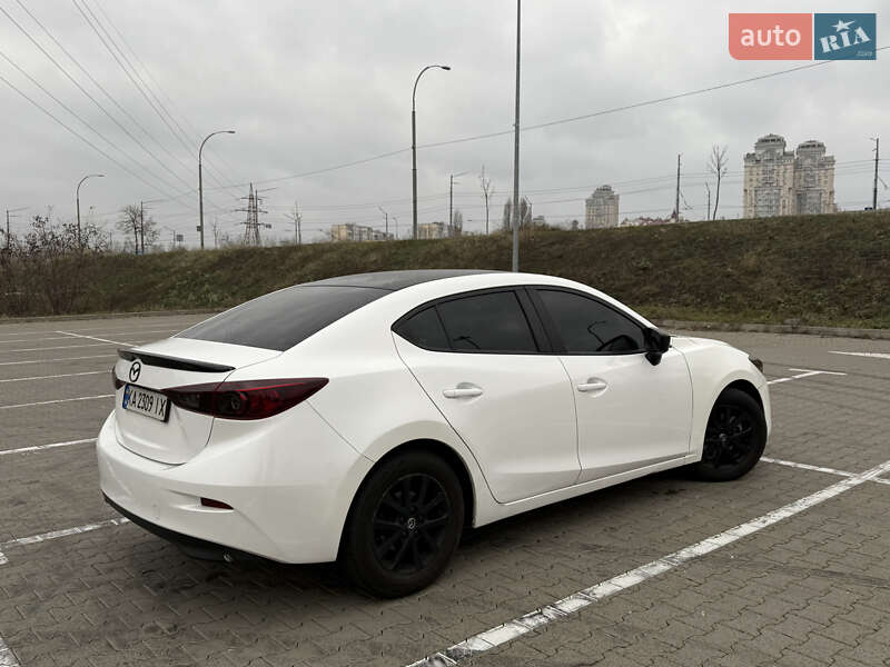Седан Mazda 3 2017 в Киеве