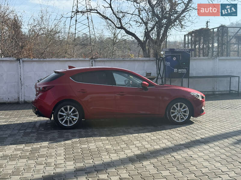 Хэтчбек Mazda 3 2015 в Черновцах фото 4 Хэтчбек Mazda 3 2015 в Черновцах