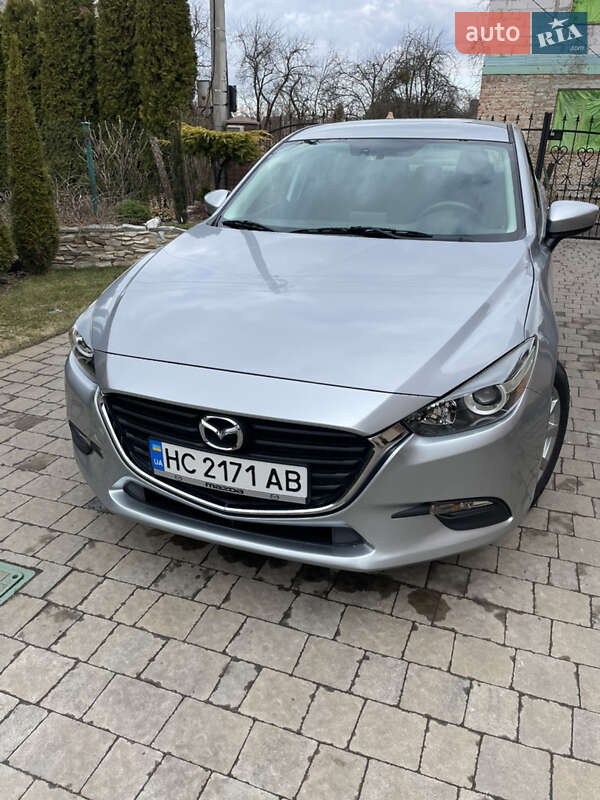 Седан Mazda 3 2016 в Скнилове