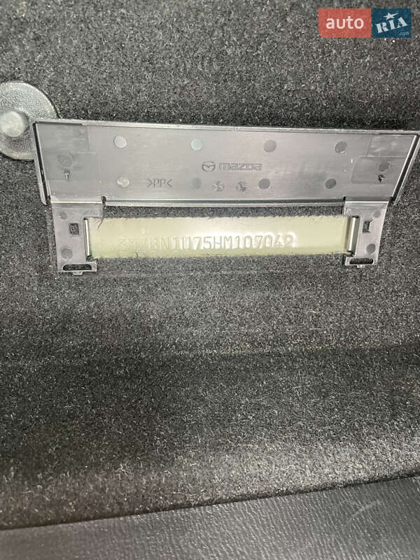 Седан Mazda 3 2016 в Скнилове