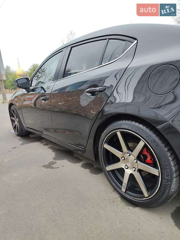 Седан Mazda 3 2015 в Ізмаїлі
