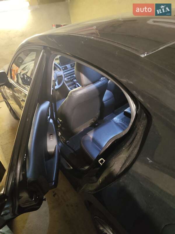 Седан Mazda 3 2015 в Ізмаїлі