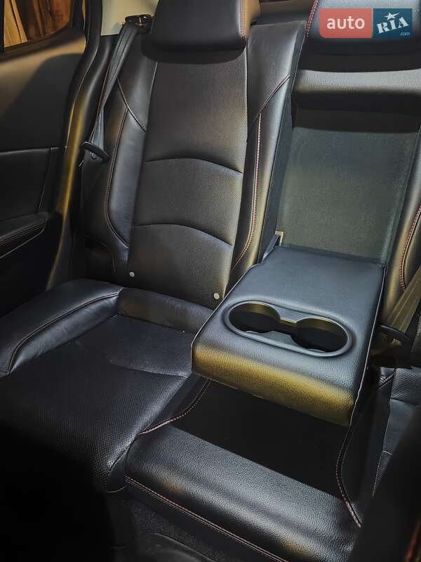 Седан Mazda 3 2015 в Ізмаїлі