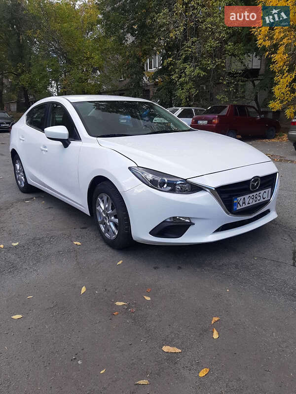 Седан Mazda 3 2015 в Запоріжжі