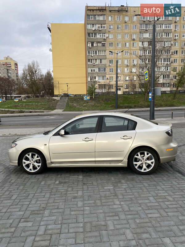 Седан Mazda 3 2007 в Днепре