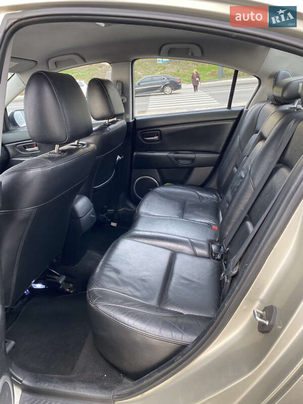 Седан Mazda 3 2007 в Днепре