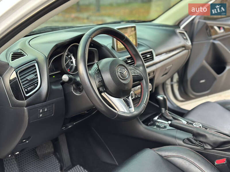 Седан Mazda 3 2014 в Днепре