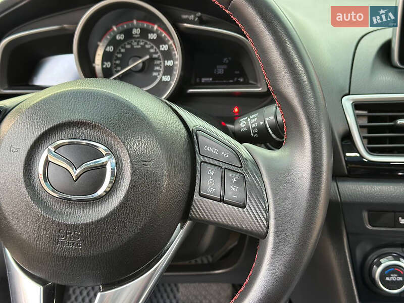 Седан Mazda 3 2014 в Днепре