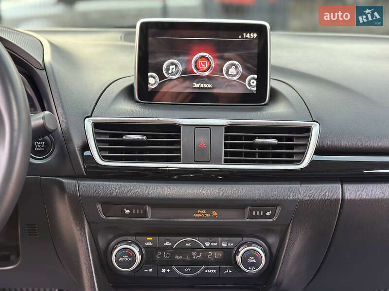 Седан Mazda 3 2014 в Днепре