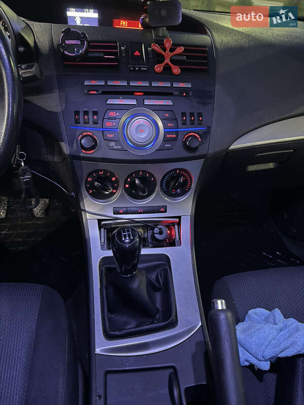 Хэтчбек Mazda 3 2010 в Львове