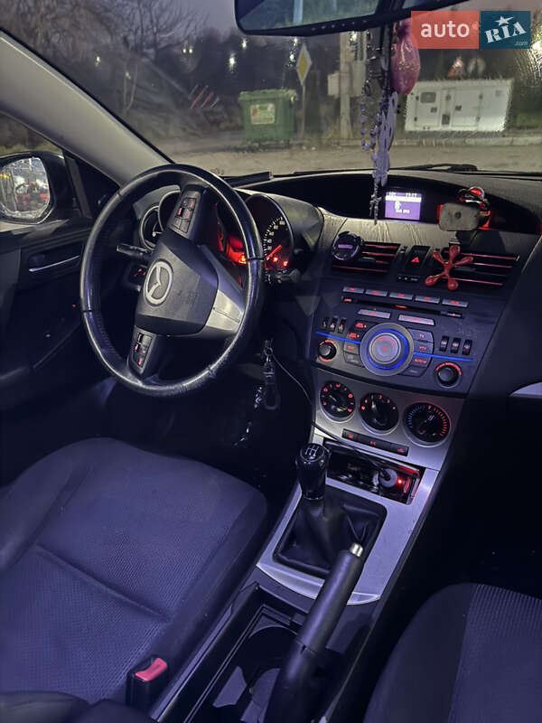 Хэтчбек Mazda 3 2010 в Львове