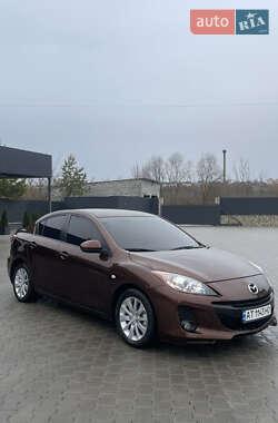 Седан Mazda 3 2011 в Волочиске
