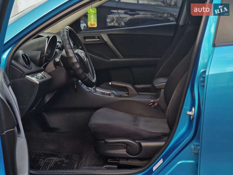 Хэтчбек Mazda 3 2010 в Одессе