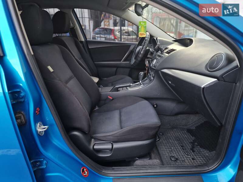 Хэтчбек Mazda 3 2010 в Одессе